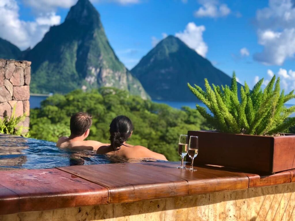 Jade Mountain Hotel